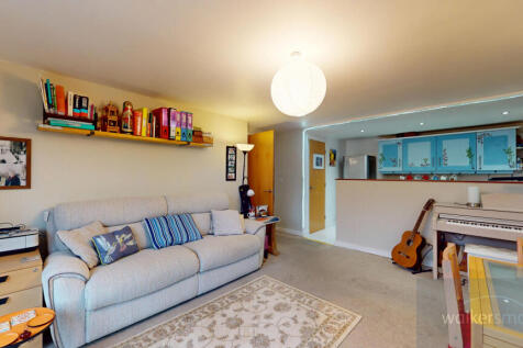 Flat-7-Woodside-Court-11192025_204002