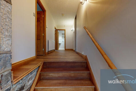 7-Hall-Close-12092021_202801