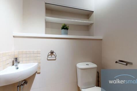 7-Hall-Close-12092021_203105