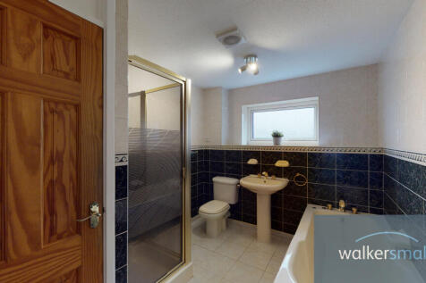 7-Hall-Close-12092021_203338