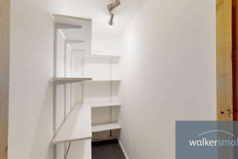 7-Hall-Close-12092021_203541