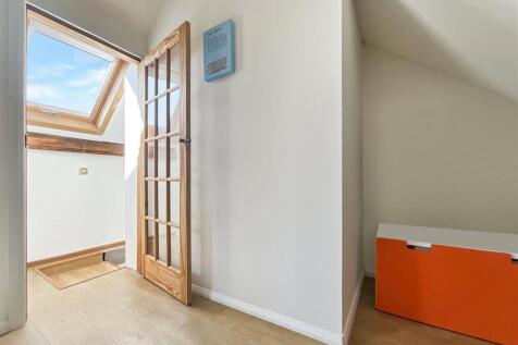 2nd Floor Landing