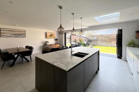 Kitchen/Diner/Family Area