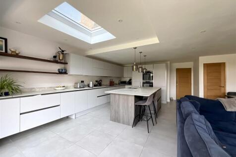 Kitchen/Diner/Family Area