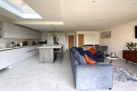 Kitchen/Diner/Family Area