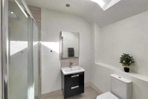 Bedroom One En-Suite