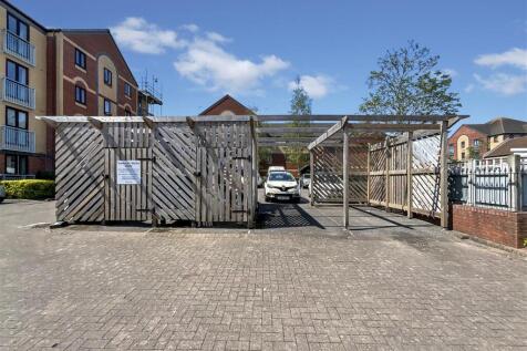 Communal Grounds / Parking