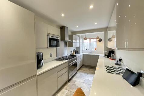 Kitchen/Breakfast Area