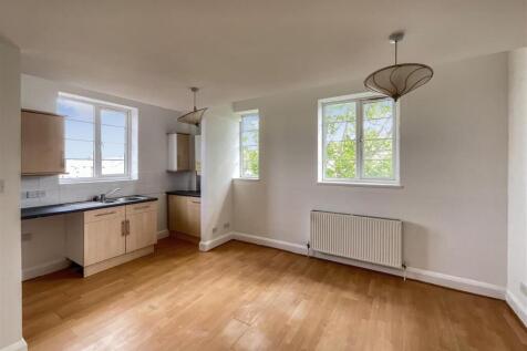 Lounge/Kitchen