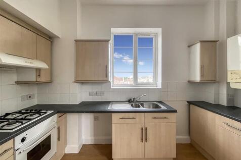 Lounge/Kitchen