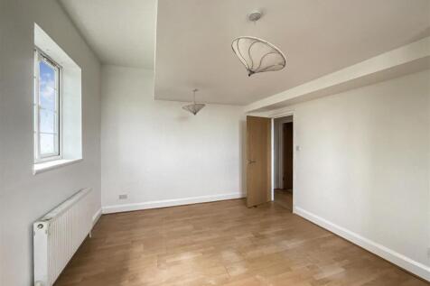 Lounge/Kitchen