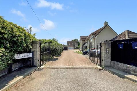 Front / Driveway