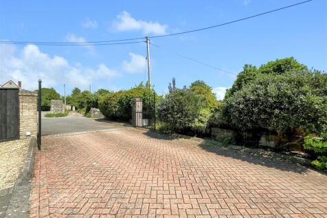 Front / Driveway