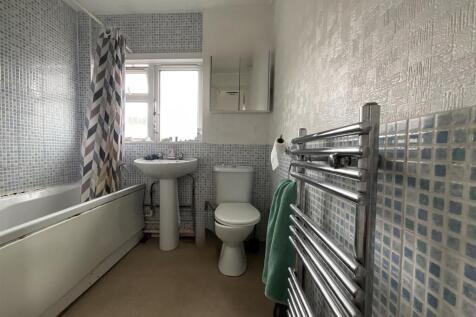 Bathroom.jpg