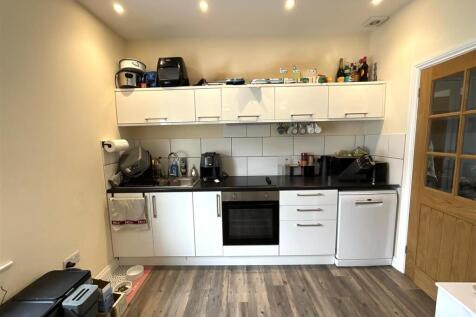 Lounge / Kitchen
