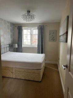 bedroom 1.jpeg