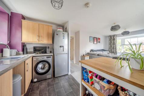 Kitchen / Lounge