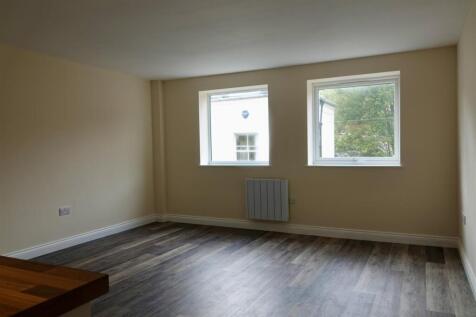 Lounge / Kitchen
