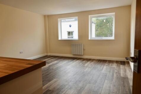 Lounge / Kitchen
