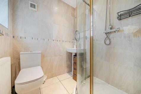 Ensuite to Bedroom 1