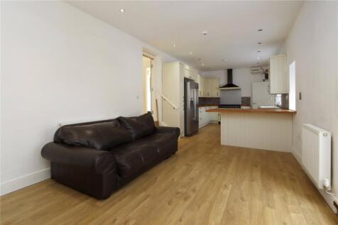 Lounge/Kitchen