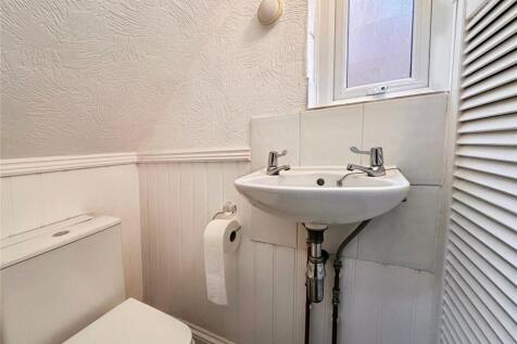 Cloakroom-Ground Flo