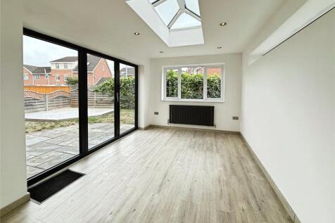 Sun Room/Dining Room