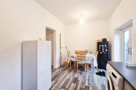 Kitchen / Dining