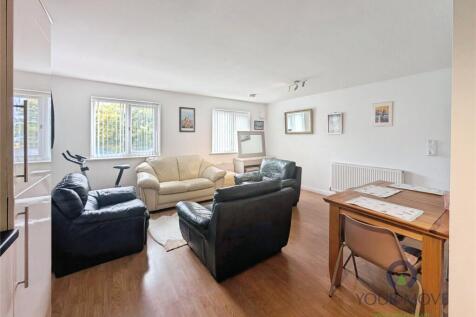 Lounge / Kitchen