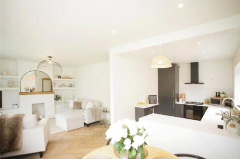 Lounge/Kitchen