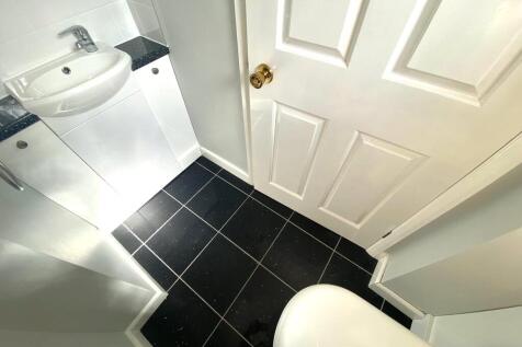 Cloakroom/Wc