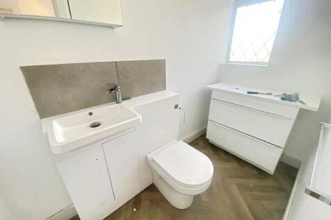 Cloakroom/Wc