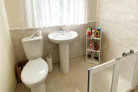 Shwer Room