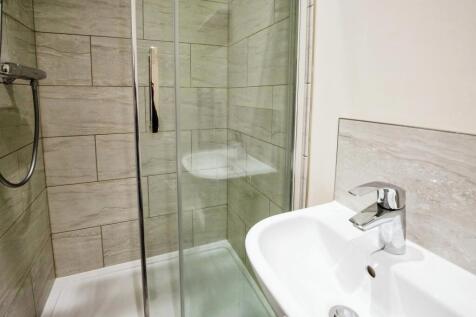 Bath/Shower Room