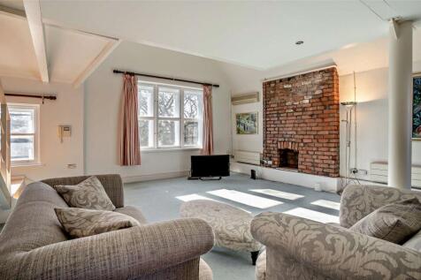 Lounge/Bedroom