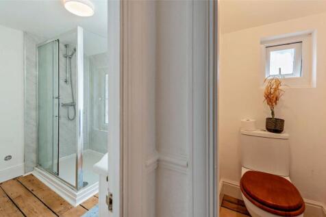 Shower Room &amp; Wc