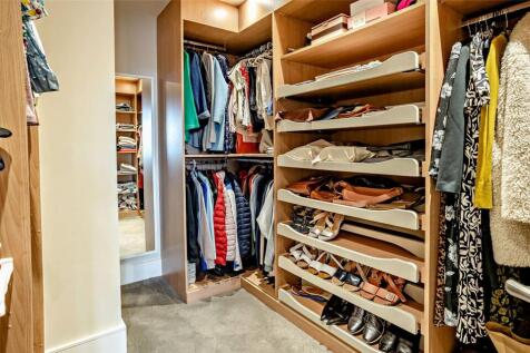 Walk-In Wardrobe