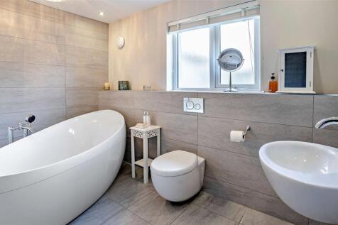 En Suite Bathroom