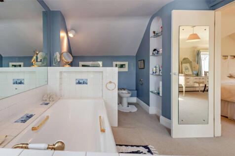 En Suite Bathroom