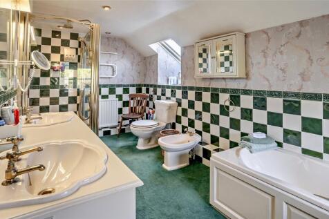 En Suite Bathroom
