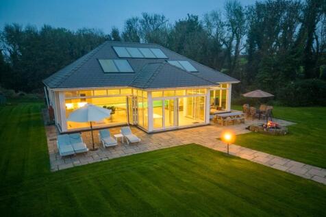 Pool House