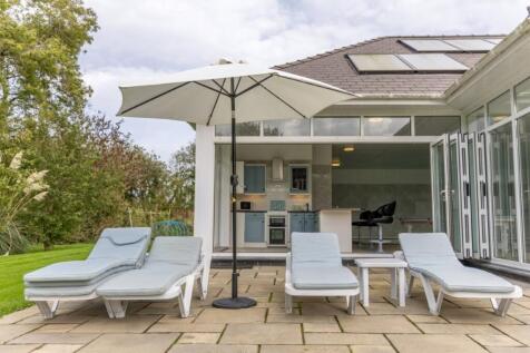 Pool House