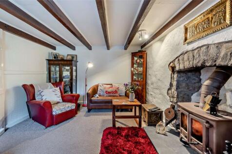Living/Snug Room