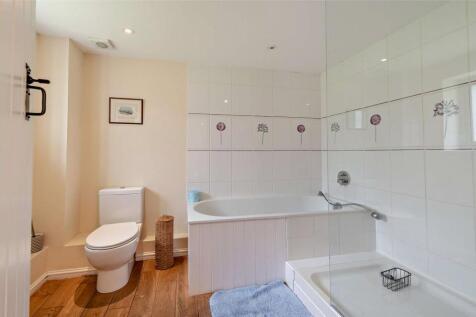 En Suite Bathroom