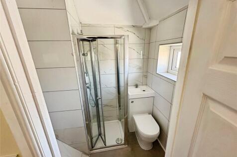 Ensuite Bedroom 1