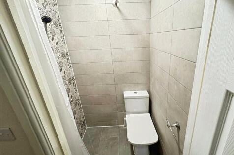 Ensuite Bedroom 3
