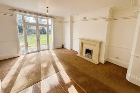 Living Room/Kitchen