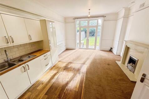Living Room/Kitchen