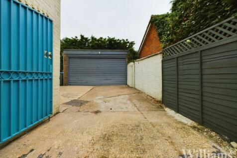CAM02962G0-PR0187-STILL021.jpg