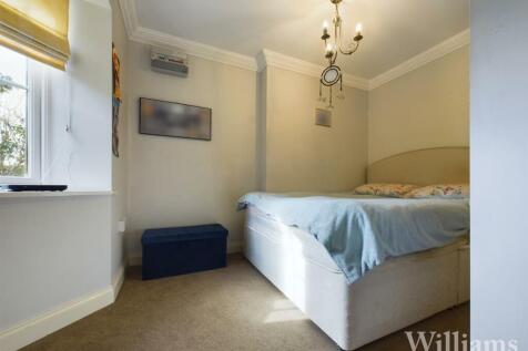 CAM02962G0-PR0198-STILL026.jpg